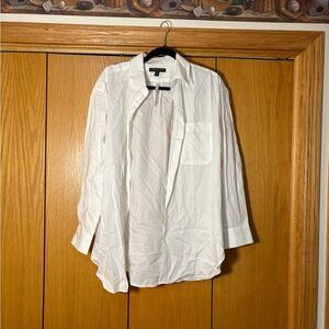 Banana Republic White Button-Up Shirt